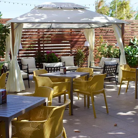 فندق Krino' Cafe أوغوستا